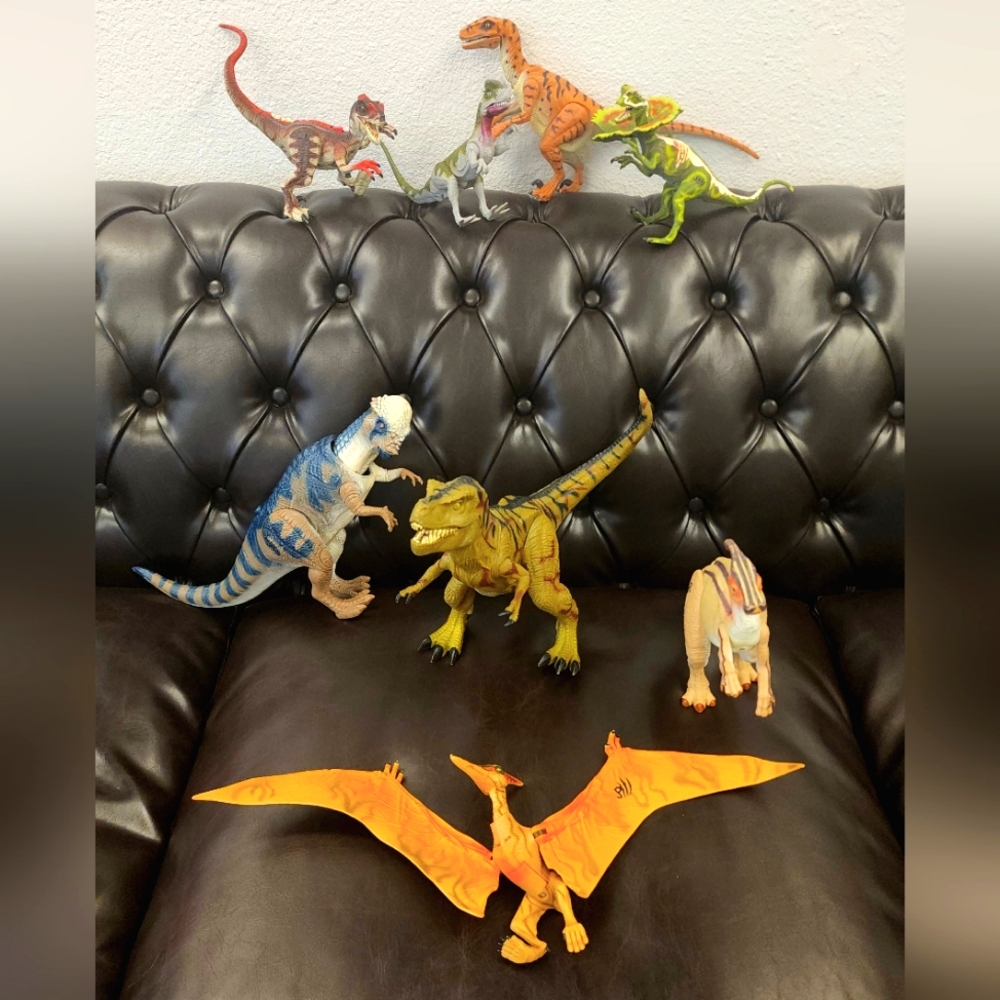 Lot of 8 Vintage Jurassic Park Dinosaurs